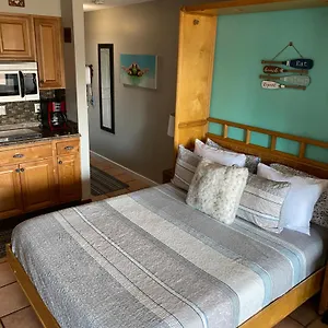 https://kalani-kai.hotelsinhawaii.org