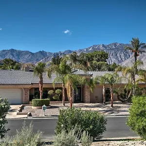 https://prime-home-on-golf-course-w-private-pool-spa.palm-springs-ca-hotels.com